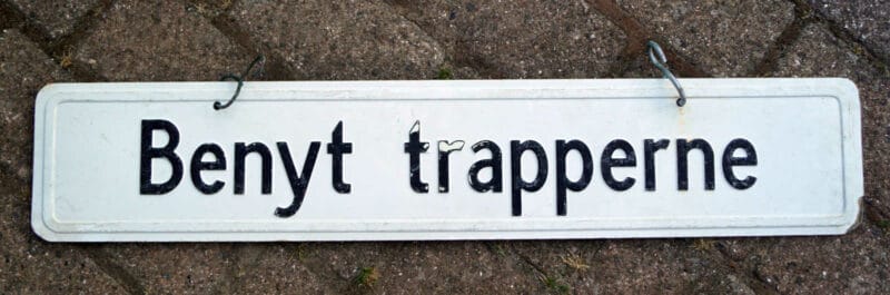 Udspring Forbudt + Benyt Trapperne