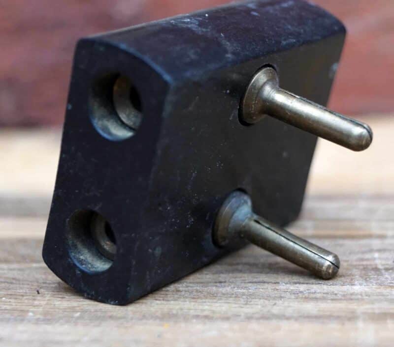 3 vejs forgreningsstik bakelit og messing