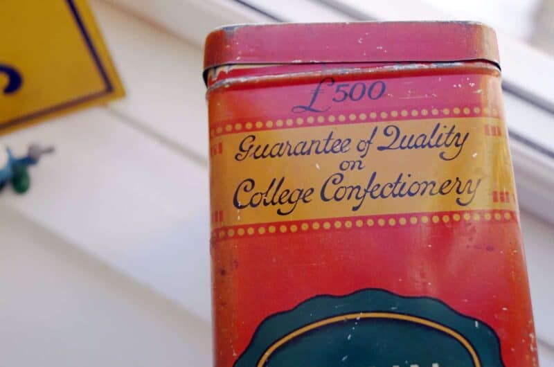 College Slab Toffee. Gammel engelsk Karameldåse