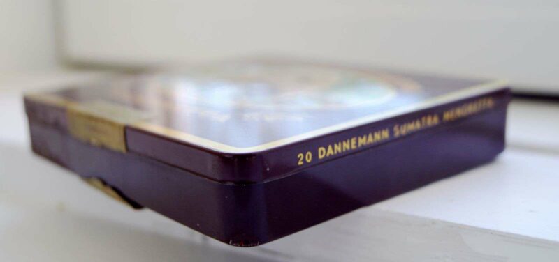 Dannemann Sumatra tobaksdåse. Menoretta