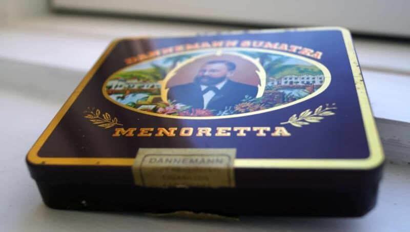 Dannemann Sumatra tobaksdåse. Menoretta