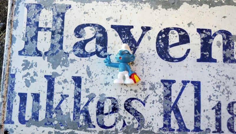 Haven lukkes KL. 18 blikskilt