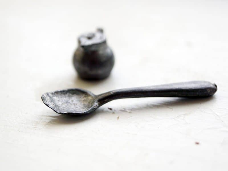 Miniature tin kande og ske mrk. Bento