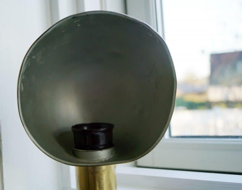 Messinglampe til vægmontering