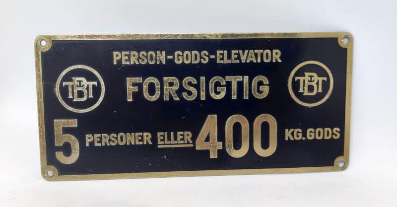 Person gods elevator. Forsigtig 5 Personer eller 400 Kg Gods