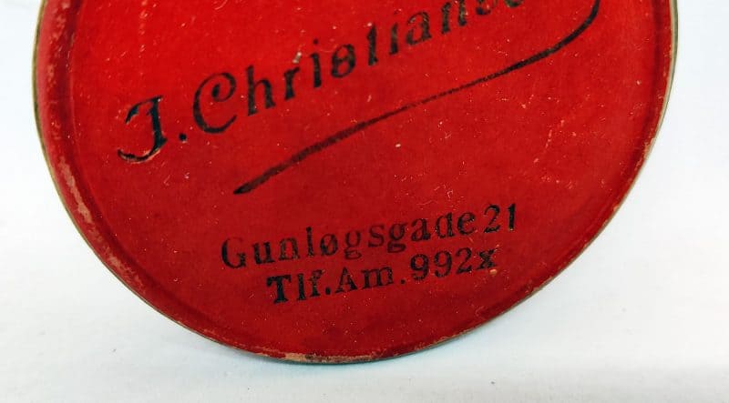 Smykkeæske fra Guldsmed J. Christiansen. Gunløgsgade 21 Tlf. Am. 992x