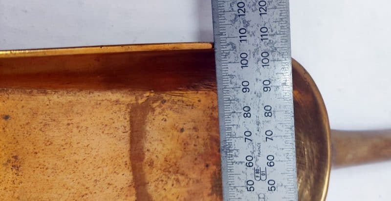 Kæmpe købmandsske støbt i massiv messing