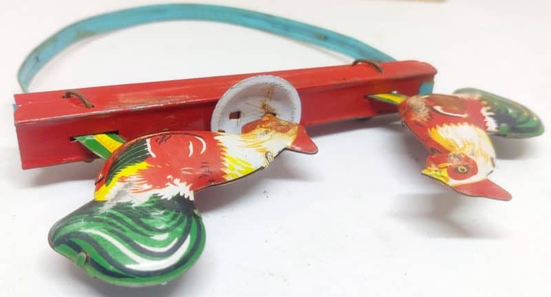 Mekanisk bliklegetøj. Hakkende høns. Pecking Rooster 1029