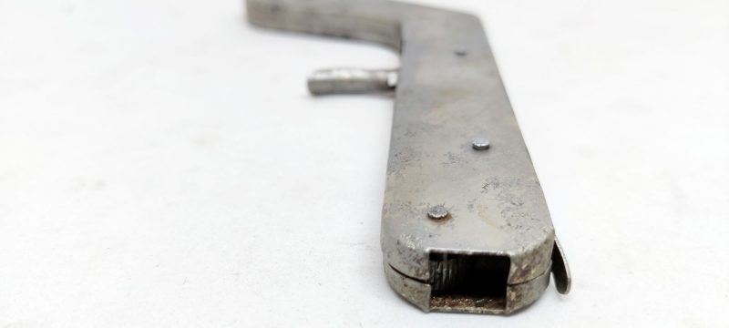 Legetøjspistoli blik. Mrk. Spitfire fra D. R. G. M. Made in Germany