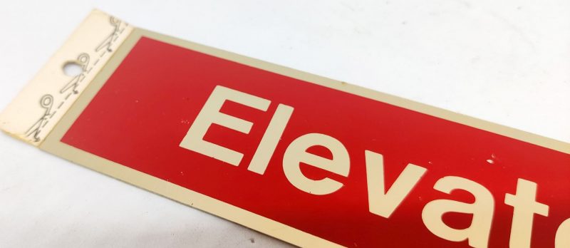 Aluskilt Elevator - 16x4 cm