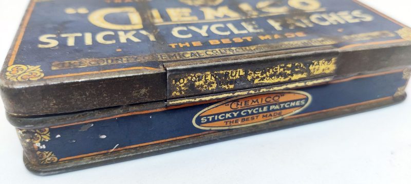 Chemixo Sticky Cycle Patches. Stor engelsk lappegrejsdåse i blik