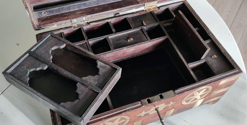 Gammel Military rejsekasse / værktøjskasse / transportskrin (cirka 1820-1850)