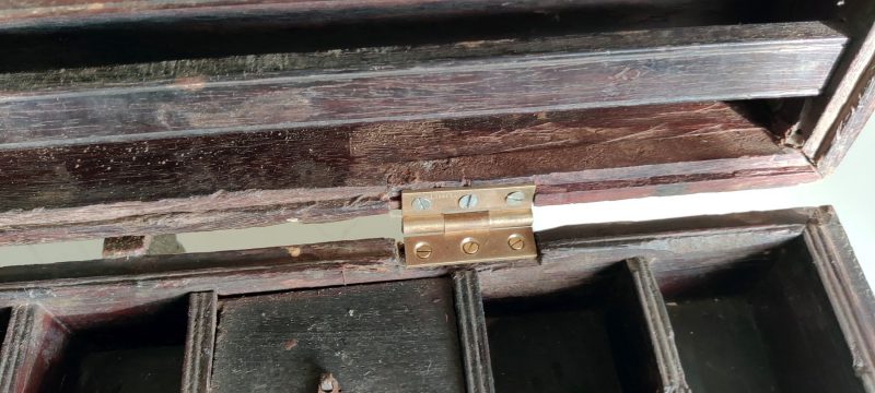 Gammel Military rejsekasse / værktøjskasse / transportskrin (cirka 1820-1850)