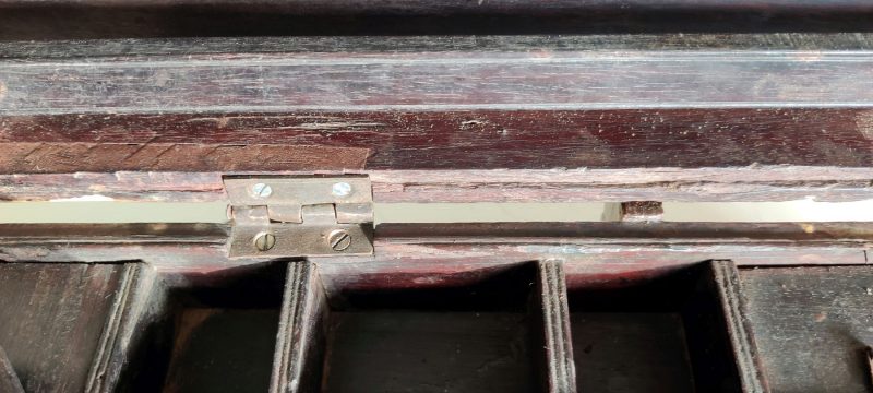 Gammel Military rejsekasse / værktøjskasse / transportskrin (cirka 1820-1850)
