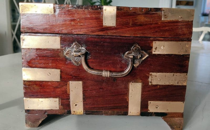 Gammel Military rejsekasse / værktøjskasse / transportskrin (cirka 1820-1850)