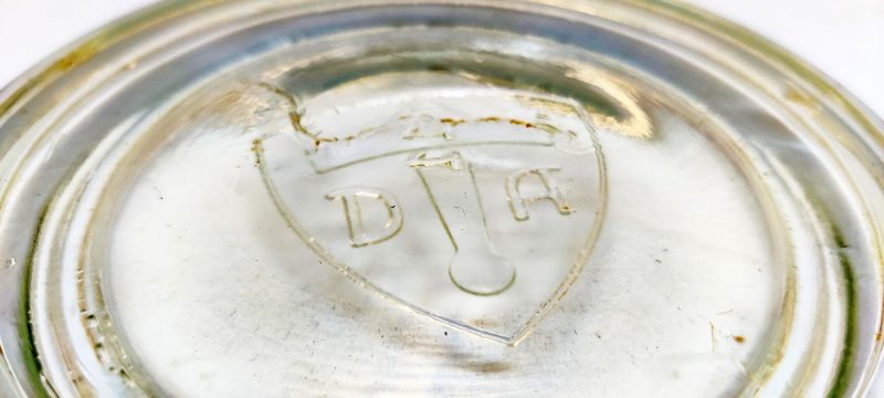 Syltekrukke i glas fra Kastrup med tilhørende låg mrk. DA (Dansk Arbejde)