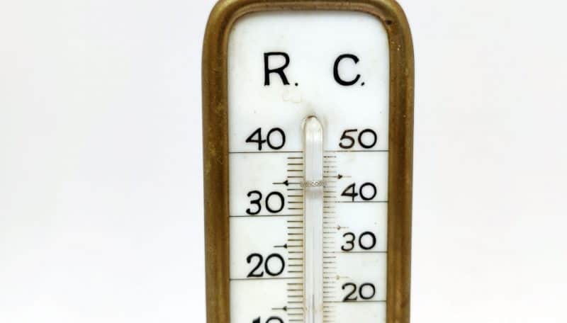 Termometer i porcelæn og messing. C. Hotman Aalborg