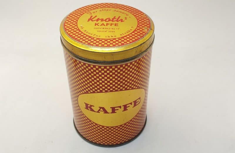 Kaffedåse fra Knoths Kaffe. Før ellere senere - Så hvorfor ikke straks Gasværksvej 17 Hilda 2560
