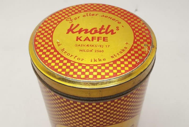 Kaffedåse fra Knoths Kaffe. Før ellere senere - Så hvorfor ikke straks Gasværksvej 17 Hilda 2560
