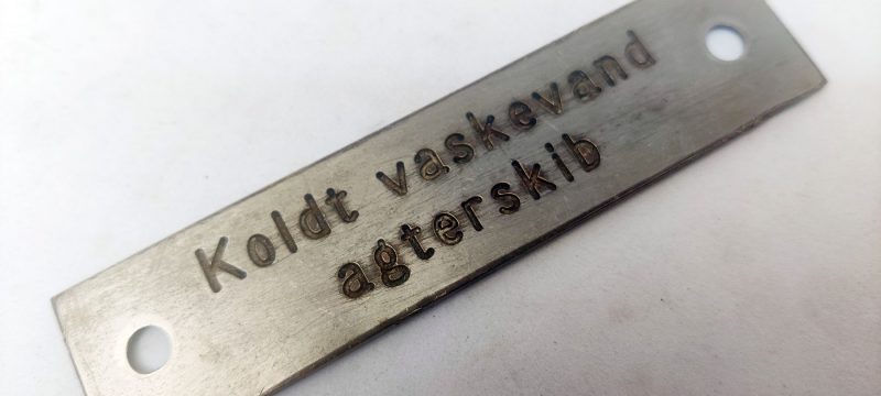 Koldt vaskevand agterskib - Lille skilt
