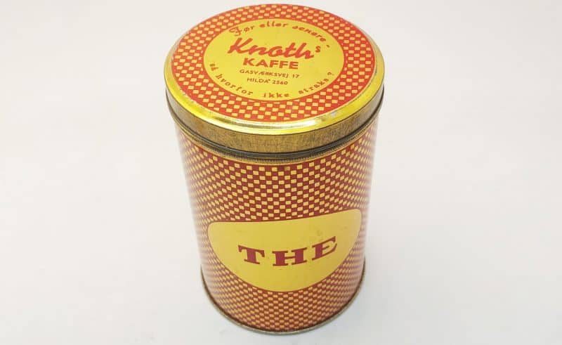 Thedåse fra Knoths Kaffe. Før ellere senere - Så hvorfor ikke straks Gasværksvej 17 Hilda 2560