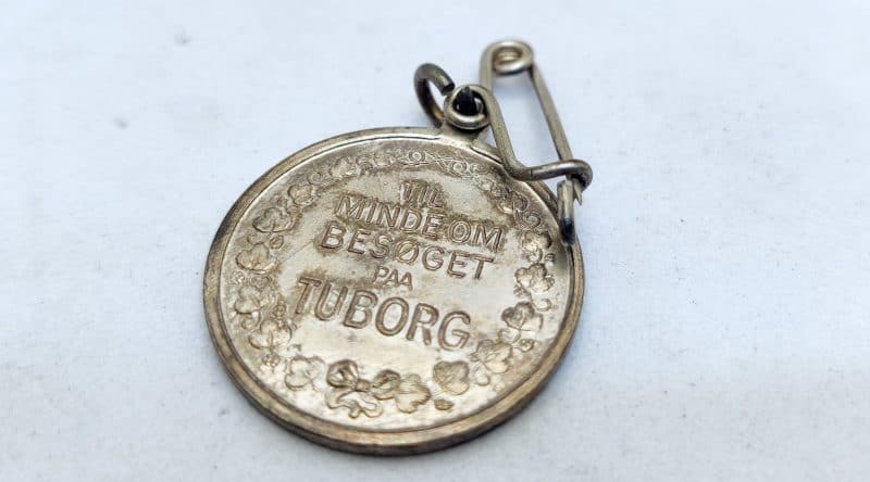 Til minde og besøget paa Tuborg. Tuborgs Fabrikker. Medaljon