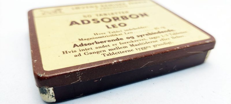 Løvens kemiske fabrik - Adsorbon LEO. Blikdåse