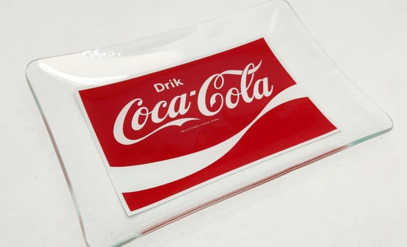 Drik Coca Cola. Glasbakke. Møntbakke