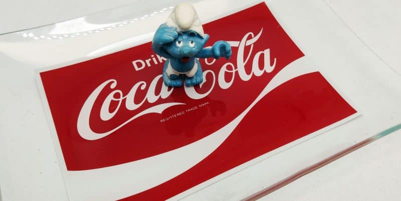 Drik Coca Cola. Glasbakke. Møntbakke
