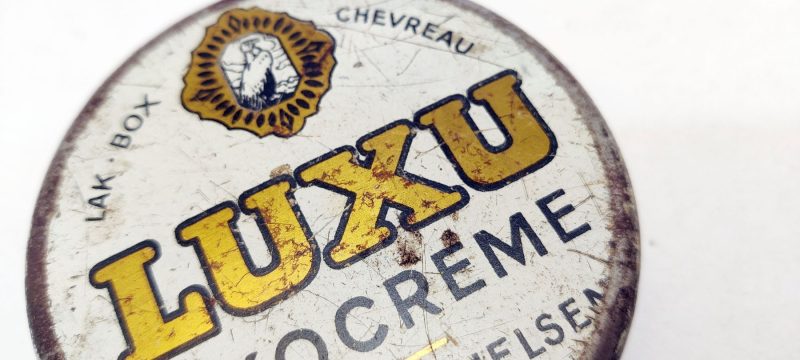 Luxu Skocreme Alberg Nielsen Aarhus. Hvid Luxu. Blikdåse