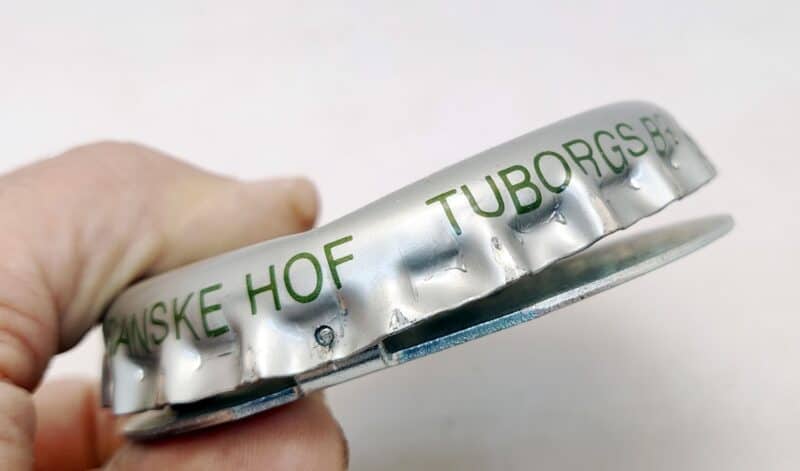 Grøn Tuborg stor papirklips i form af kapsel