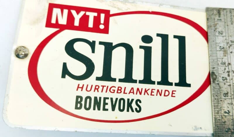 Snill hurtigblankende Bonevoks. Aluskilt