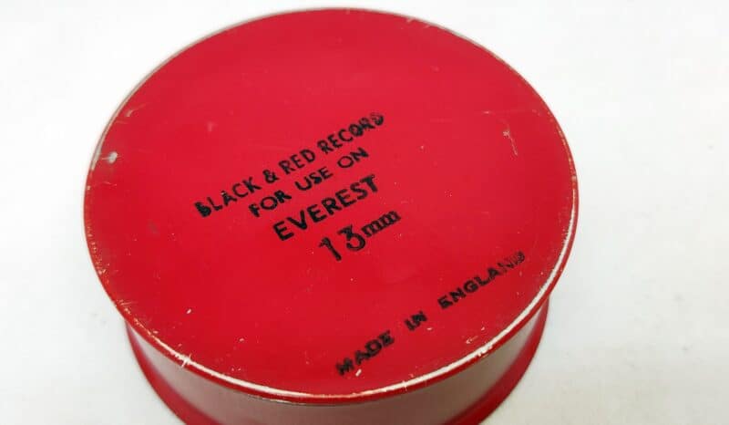Chr. A. Hansen. København. Nikolai Plads 9. Cent 9987 Monhan Brand. Blikdåse