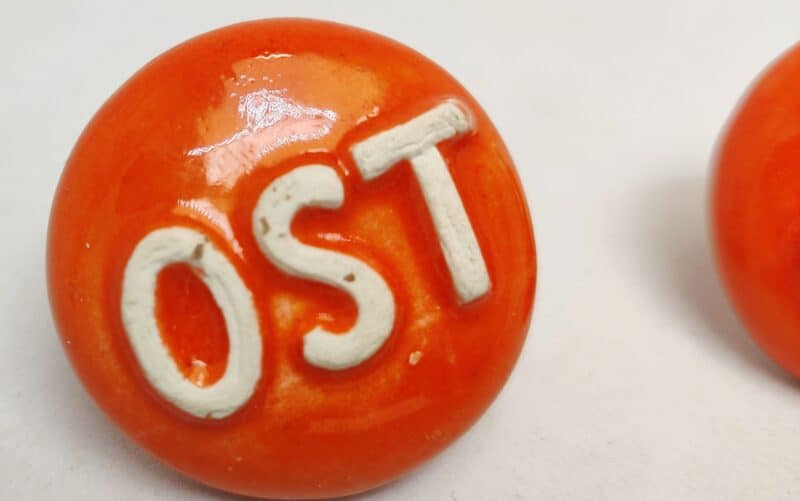 Osteholdere i keramik. Sæt af to. Orange. Mrk. OST