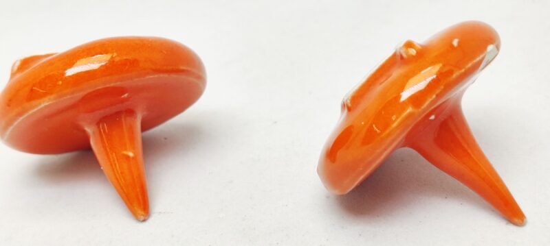 Osteholdere i keramik. Sæt af to. Orange. Mrk. OST