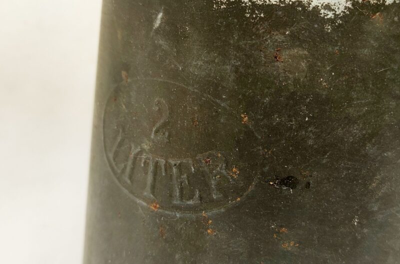 Oliekande. 2 Liter. VV. Jernblik