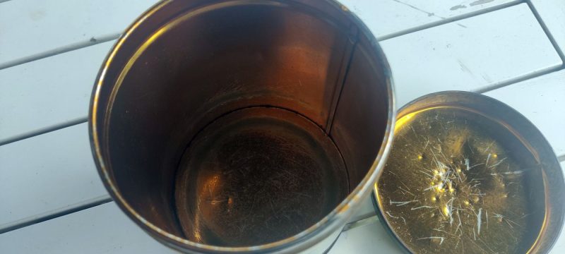 Kaffedåse blå med KAFFE på fronten