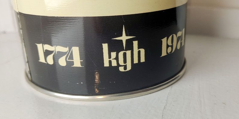 Kaffedåse med Kong. Grønlandsk Handel og Fiskeri segl fra 1974