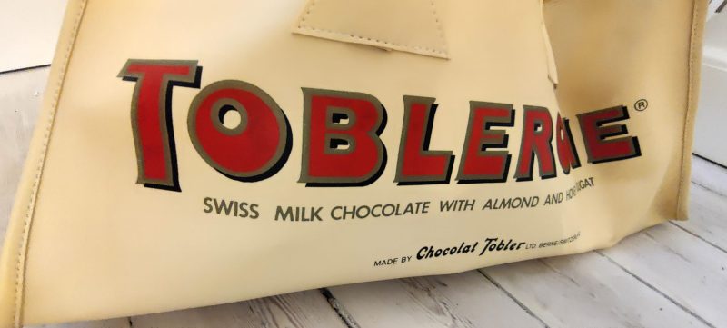 Toblerrone reklametaske, formet som en toblerrone