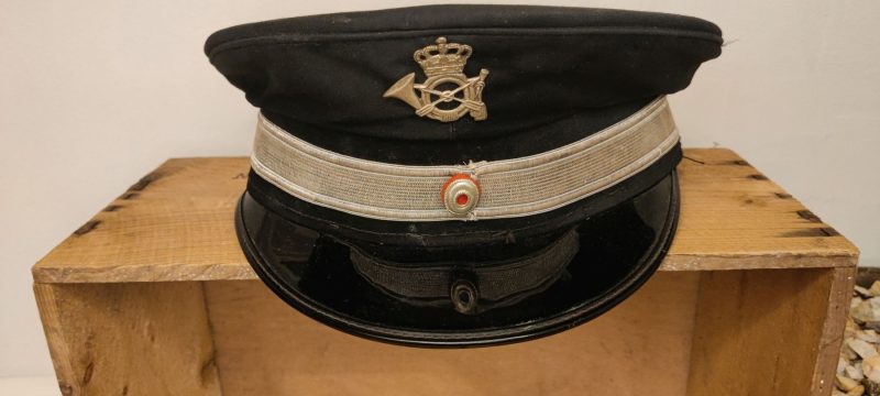 Kasket fra Postvæsnet. Post Danmark. Str. 57 (3)