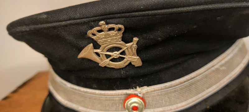 Kasket fra Postvæsnet. Post Danmark. Str. 57 (3)