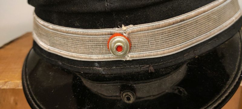 Kasket fra Postvæsnet. Post Danmark. Str. 57 (3)