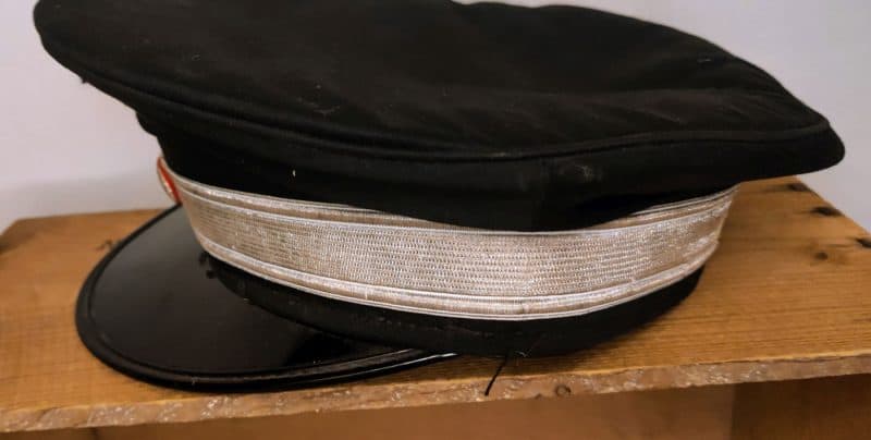 Kasket fra Postvæsnet. Post Danmark. Str. 57 (3)