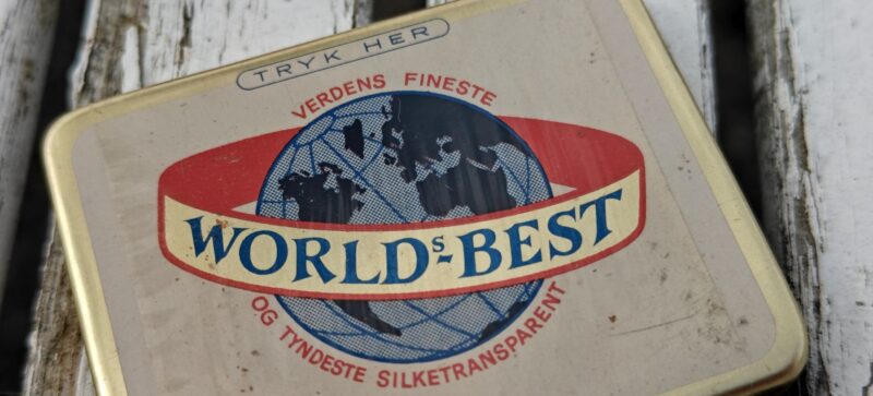 Worlds Best kondompakke. Åbnet dåse. Garateret frisk til 1972