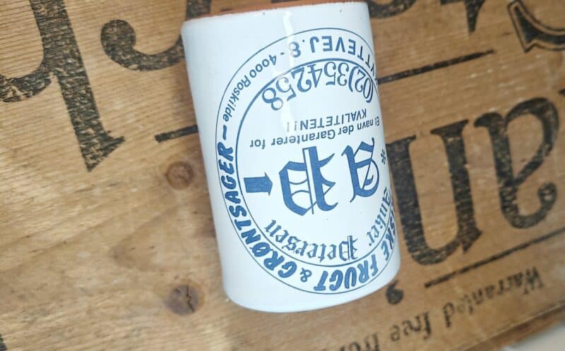 AP. Reklamekrus eller vase. Anker Petersen Friske Frugt & Grøntsager. 4000 Roskilde. Skyttevej 8