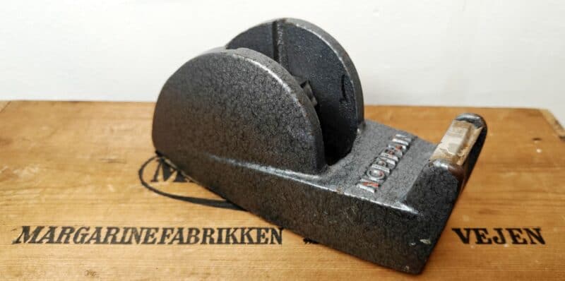 Nopafan taperulle-dispenser. Gammel og tung
