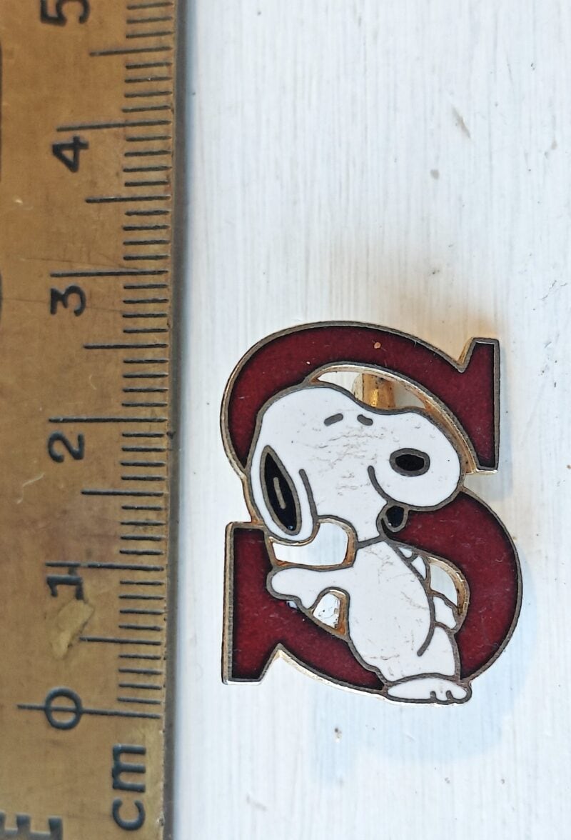 Snoopy (nuser) klipsenål i messing og emalje