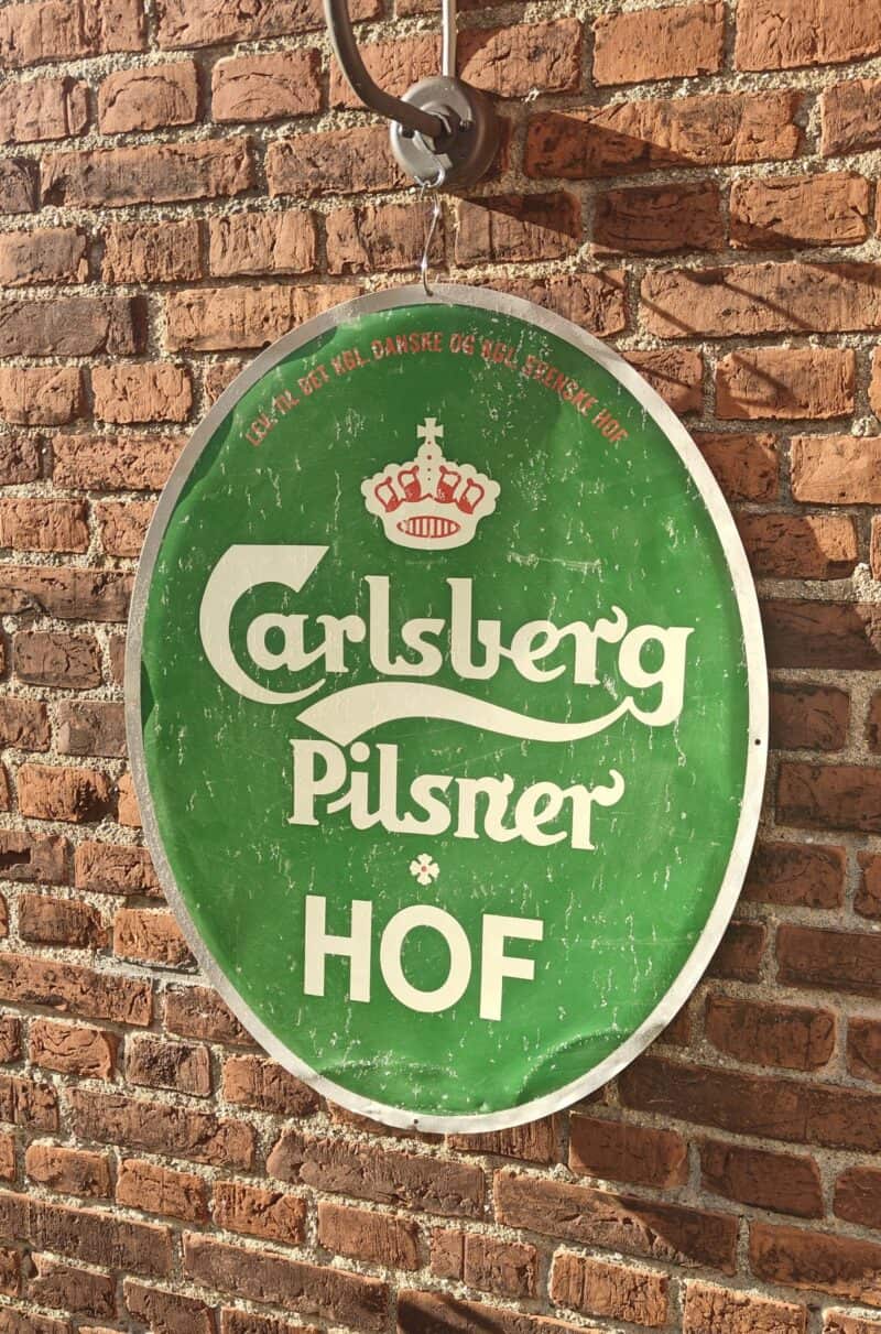 Carlsberg blikskilt. Ovalt. Stort. Gammelt