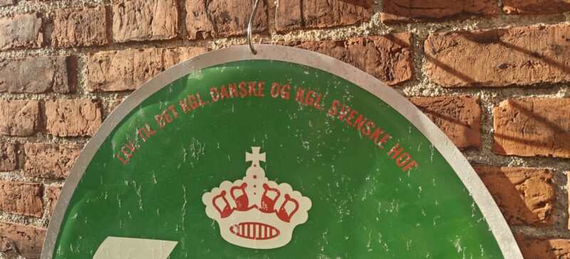 Carlsberg blikskilt. Ovalt. Stort. Gammelt
