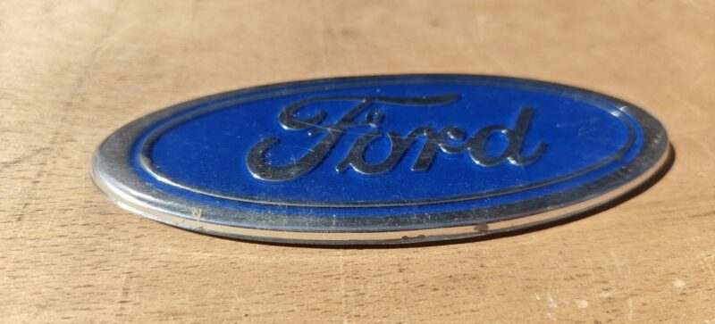 Ford bilmærke skilt